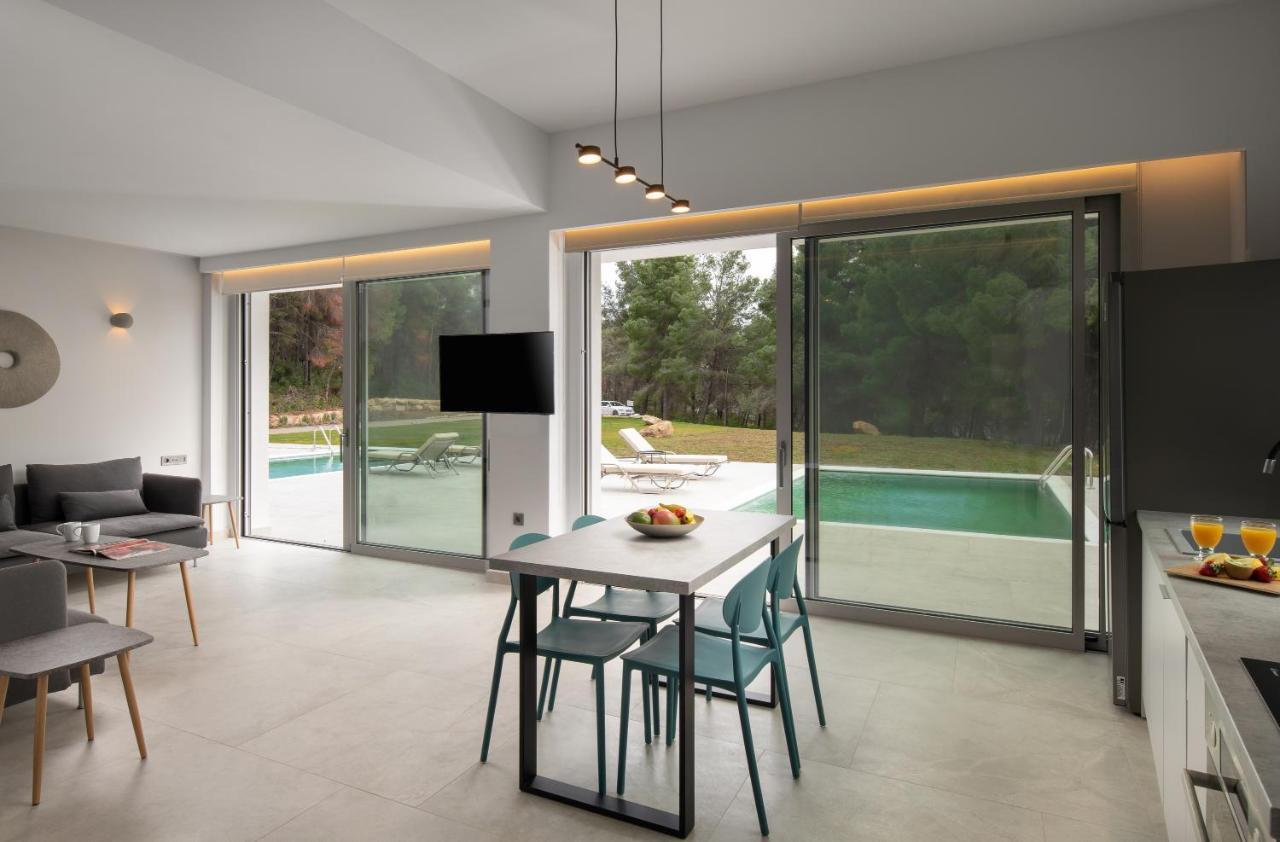 Nikiti Botanic Pool Suites Luaran gambar
