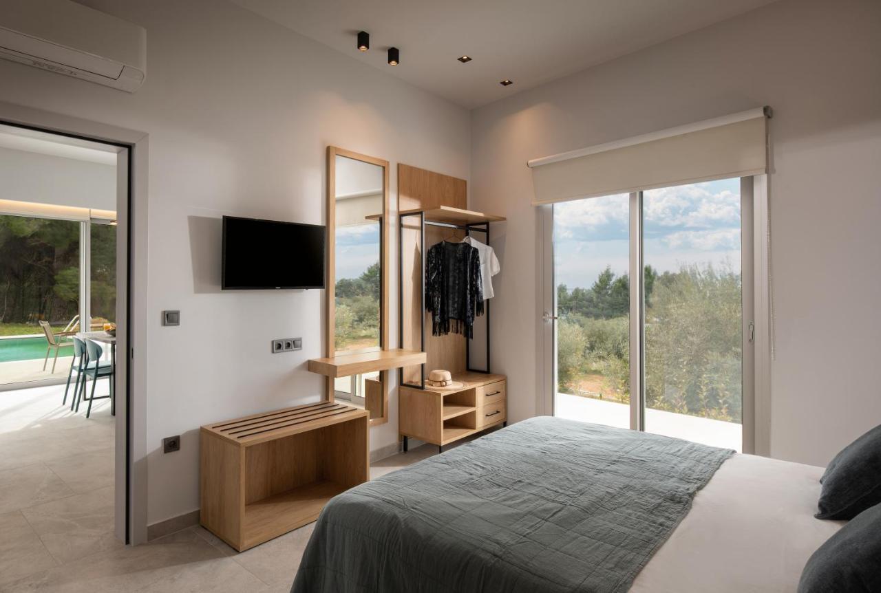 Nikiti Botanic Pool Suites Luaran gambar