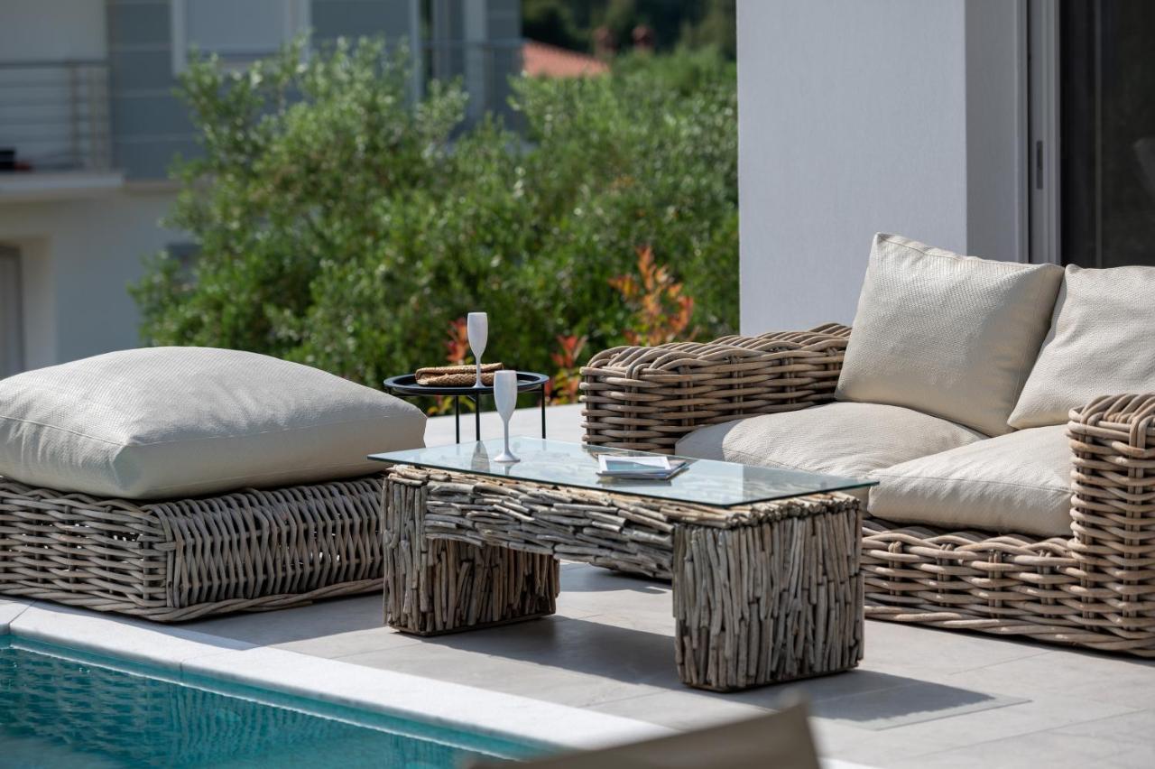 Nikiti Botanic Pool Suites Luaran gambar