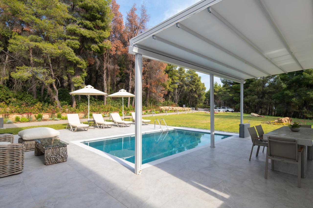 Nikiti Botanic Pool Suites Luaran gambar