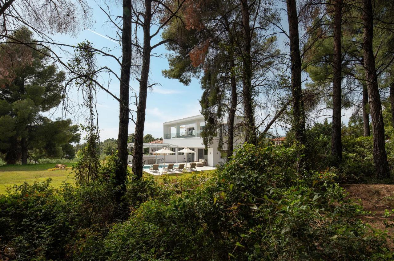 Nikiti Botanic Pool Suites Luaran gambar