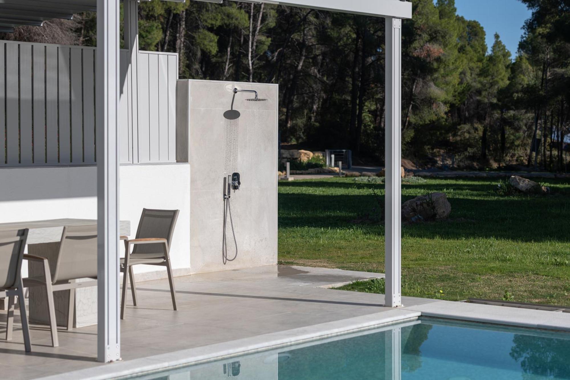 Nikiti Botanic Pool Suites Luaran gambar